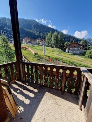 Property grounds - 20m from ski slopes, 3rd floor, balcony, tv, ski locker, 17m², Valfréjus (Unknown)