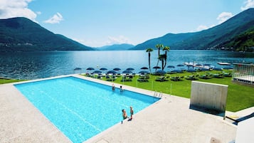 Apartment, 3 Bedrooms, Smoking | Pool