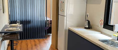 Fridge, microwave, stovetop, electric kettle