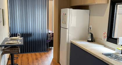 Centrally Planned Studio with Air Conditioning | Sleeps 3 + PET | Cable TV