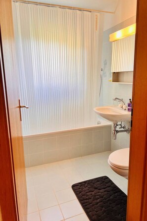 Apartment, 2 Bedrooms, Smoking | Bathroom - Sunny Modern Apartment Lake View Relax (Brissago)