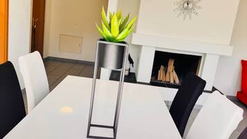 Apartment, 2 Schlafzimmer, Raucher | Speisen