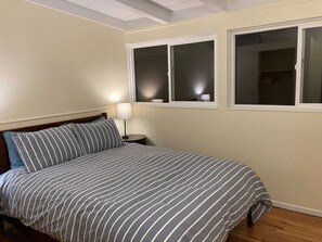 3 bedrooms, desk, iron/ironing board, travel cot