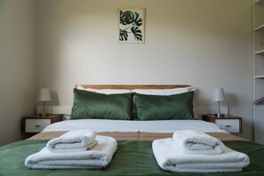 2 bedrooms, WiFi, bed sheets, wheelchair access - Cabaña acogedora en El Calafate con vista increible para 3 personas (El Calafate)