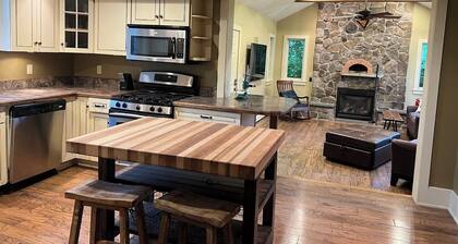 Spacious 7-bedroom House in Vestal