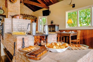 Desayuno bufé gratuito y diario