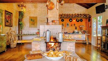 Ilmainen päivittäinen buffetaamiainen