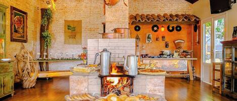 Esmorzar diari d'estil bufet gratuït