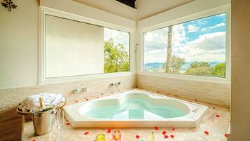 Chale luxo com hidro e lareira | Privéspabad