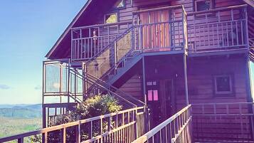 Exclusieve kamer, veranda, uitzicht op bergen | 1 slaapkamer, geluiddichte muren, gratis wifi