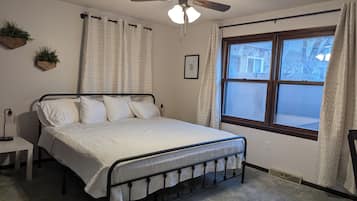 3 bedrooms, iron/ironing board, WiFi, bed sheets