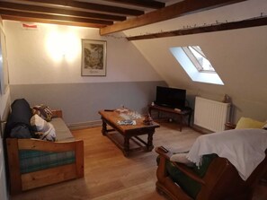 Smart TV - ENTRE VIGNES ET RIVIERES: an ideal gite for families visiting the BFC region (Écuelles)