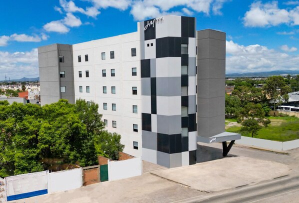 Front of property - JM & Suites (San Luis Potosi)