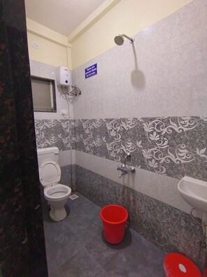 Deluxe Room | Bathroom