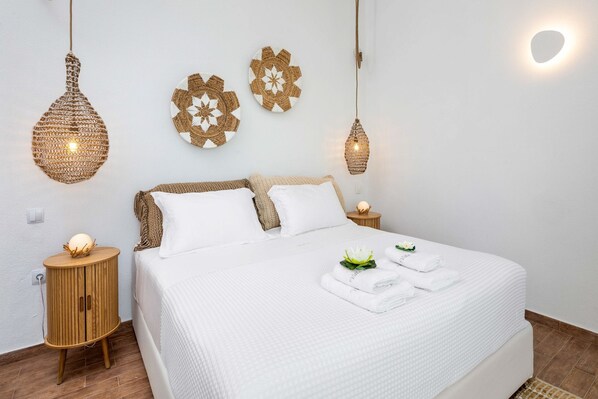 4 bedrooms, iron/ironing board, travel cot, bed sheets