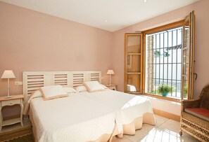 6 Schlafzimmer, Bügeleisen/Bügelbrett, Internetzugang, Bettwäsche