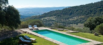 Villa Gaucin - Six Bedroom Villa, Sleeps 12