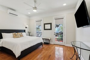 2 Schlafzimmer, Schreibtisch, Bügeleisen/Bügelbrett, WLAN