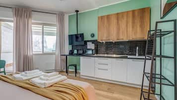 1 bedroom, iron/ironing board, internet, bed sheets