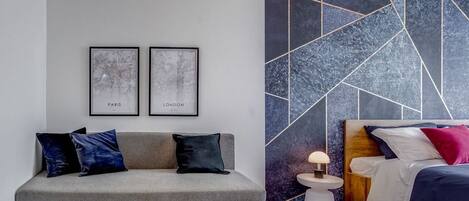 3 bedrooms, iron/ironing board, internet, bed sheets