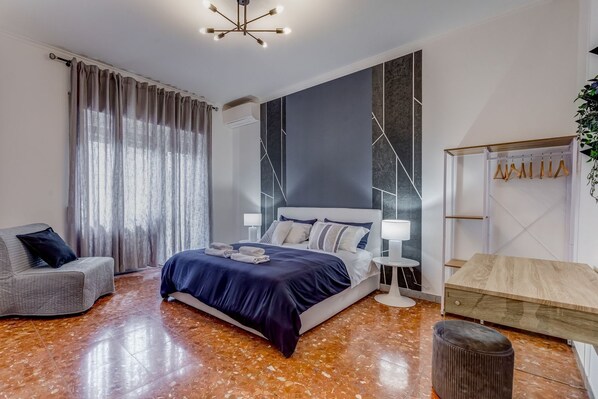 3 bedrooms, iron/ironing board, Internet, bed sheets - Apartment Pigneto - Three Bedroom Villa, Sleeps 9 (Rome)