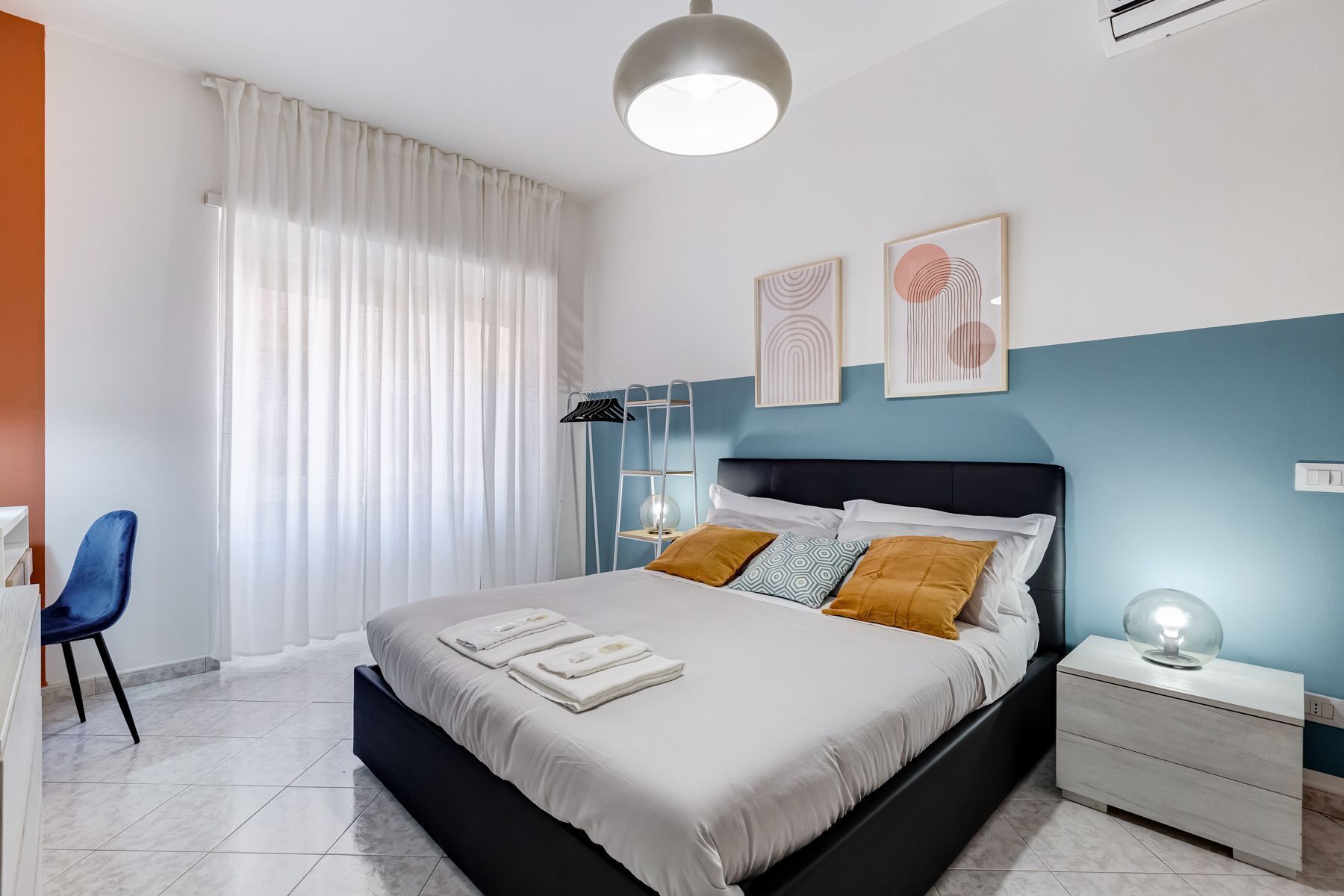 2 bedrooms, iron/ironing board, bed sheets