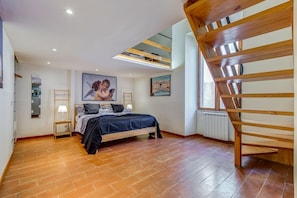 2 habitaciones, tabla de planchar con plancha, internet y ropa de cama 