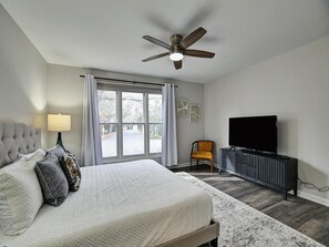 3 bedrooms, iron/ironing board, free WiFi