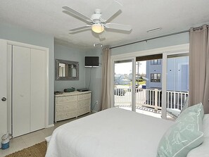 4 bedrooms, iron/ironing board, free WiFi