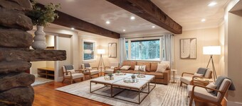 Vanderkamp NY – Grace Manor Luxe 9 Bedroom Lakeview Retreat Lodge on 850 Acres