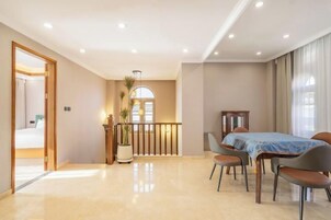 ห้อ  งพัก