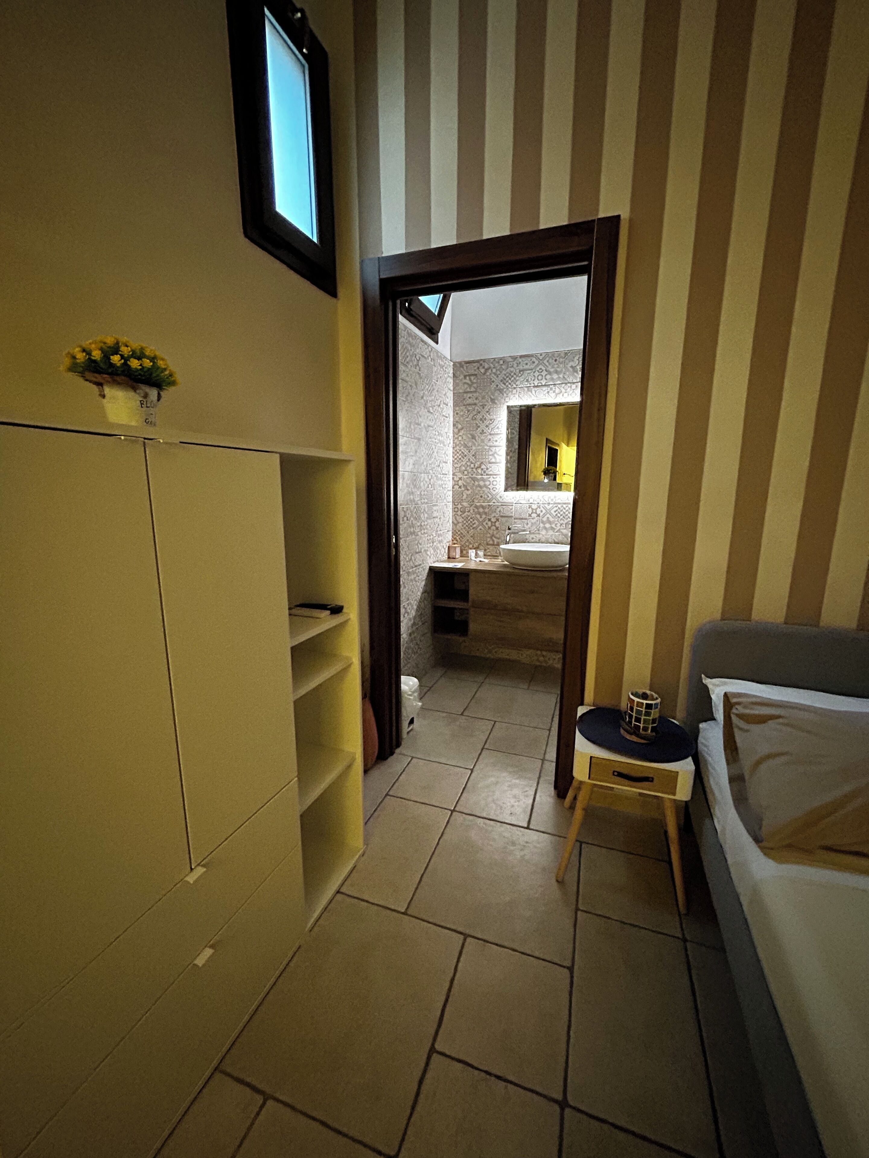 1 bedroom, desk, free WiFi, bed sheets