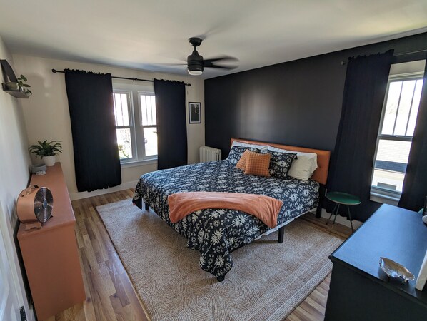 2 bedrooms, travel cot, WiFi, bed sheets