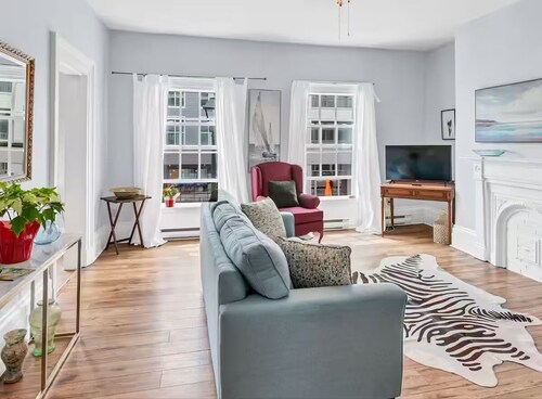 Historic Flat Best DT Location