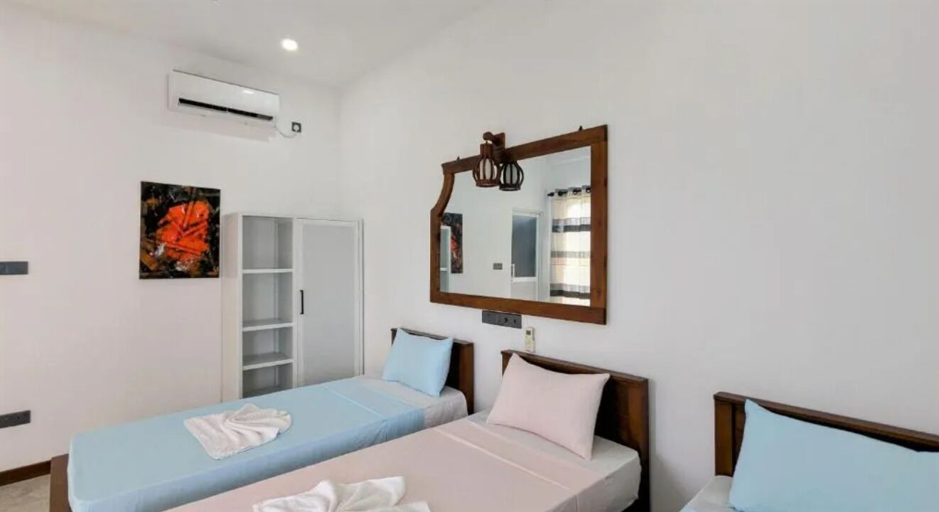 1 habitación, tabla de planchar con plancha y wifi 