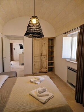 Bügeleisen/Bügelbrett, Reisekinderbett, kostenloses WLAN, Bettwäsche