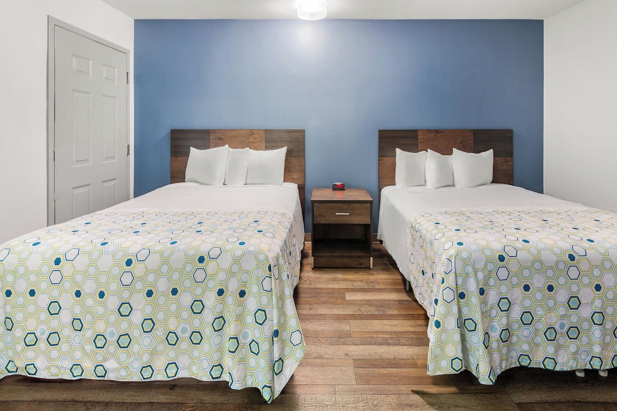 1 bedroom, iron/ironing board, free cots/infant beds, rollaway beds