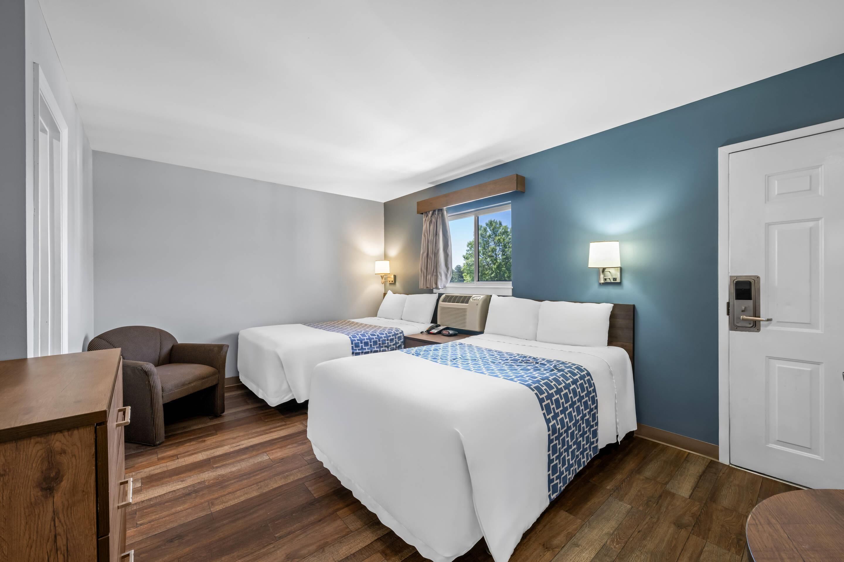 Quarto standard, 2 camas de casal, para não fumantes | Ferros/tábuas de passar roupa, berços grátis