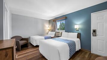 Quarto standard, 2 camas de casal, para não fumantes | Ferros/tábuas de passar roupa, berços grátis