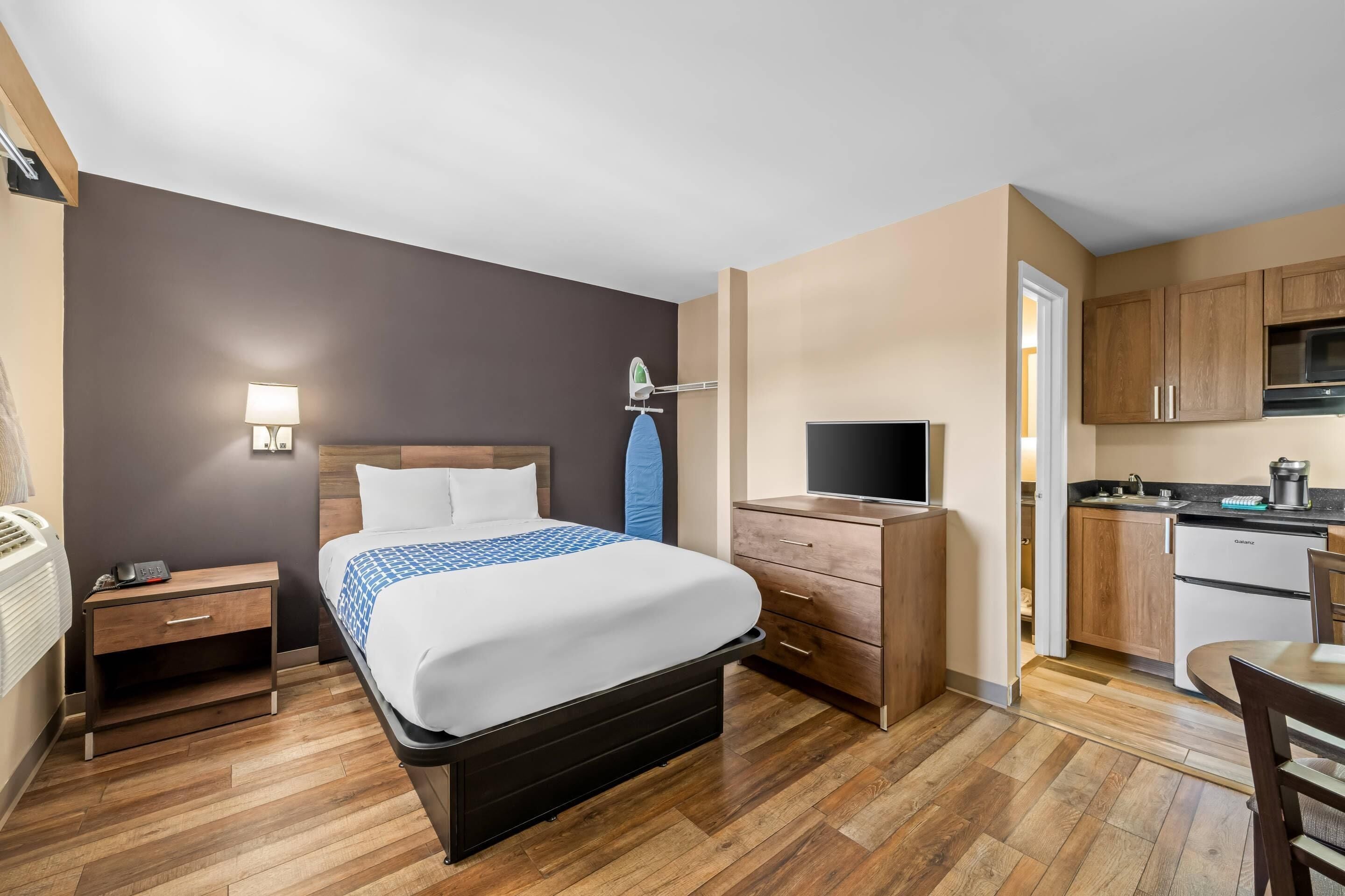Photo - Suburban Studios Charlotte - Ballantyne