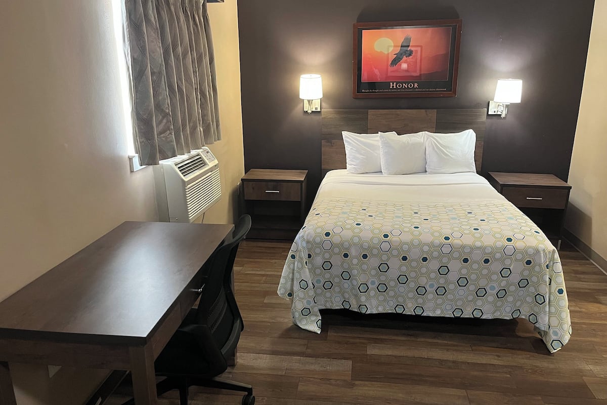 1 bedroom, iron/ironing board, free cots/infant beds, rollaway beds