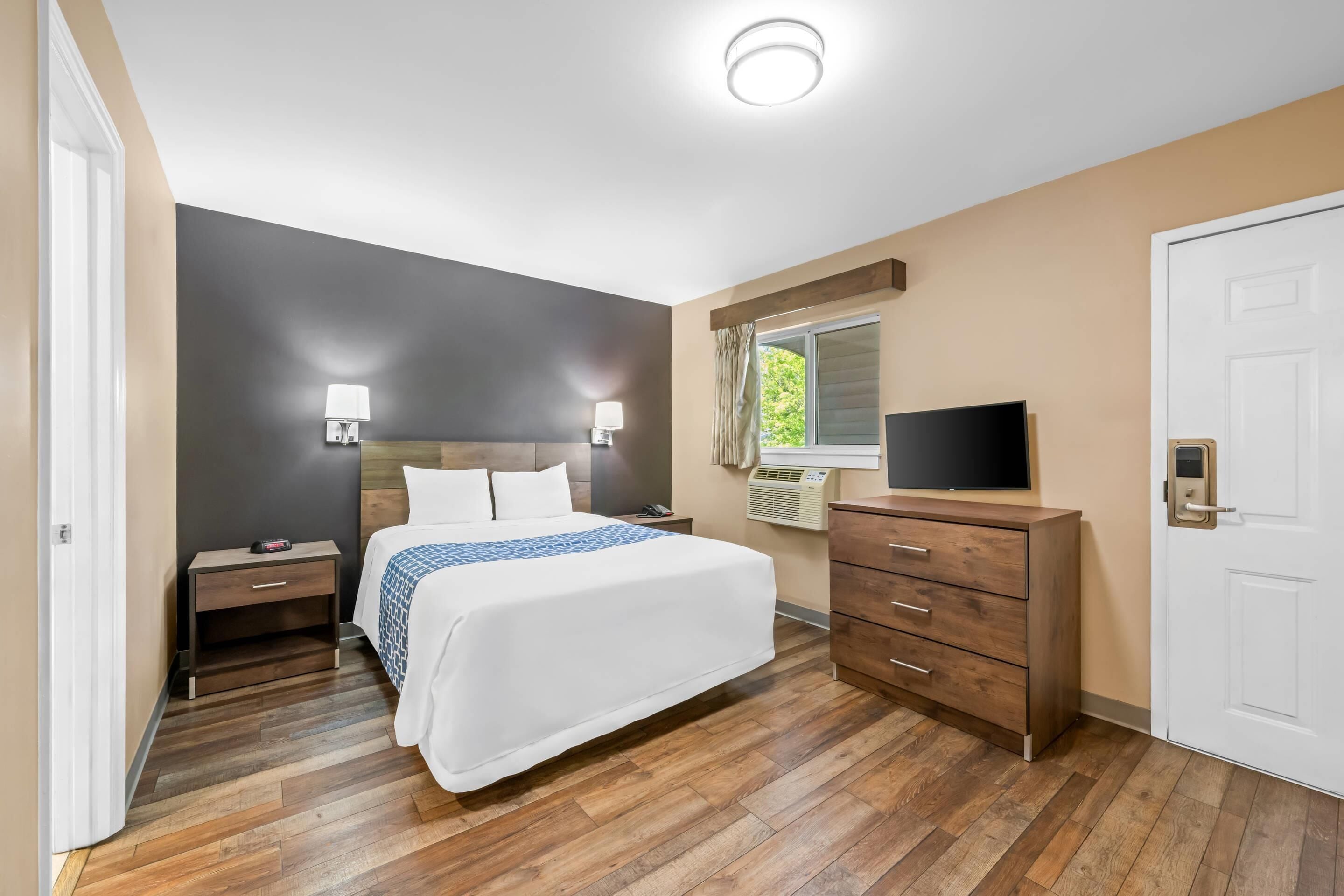 Photo - Suburban Studios Charlotte - Ballantyne