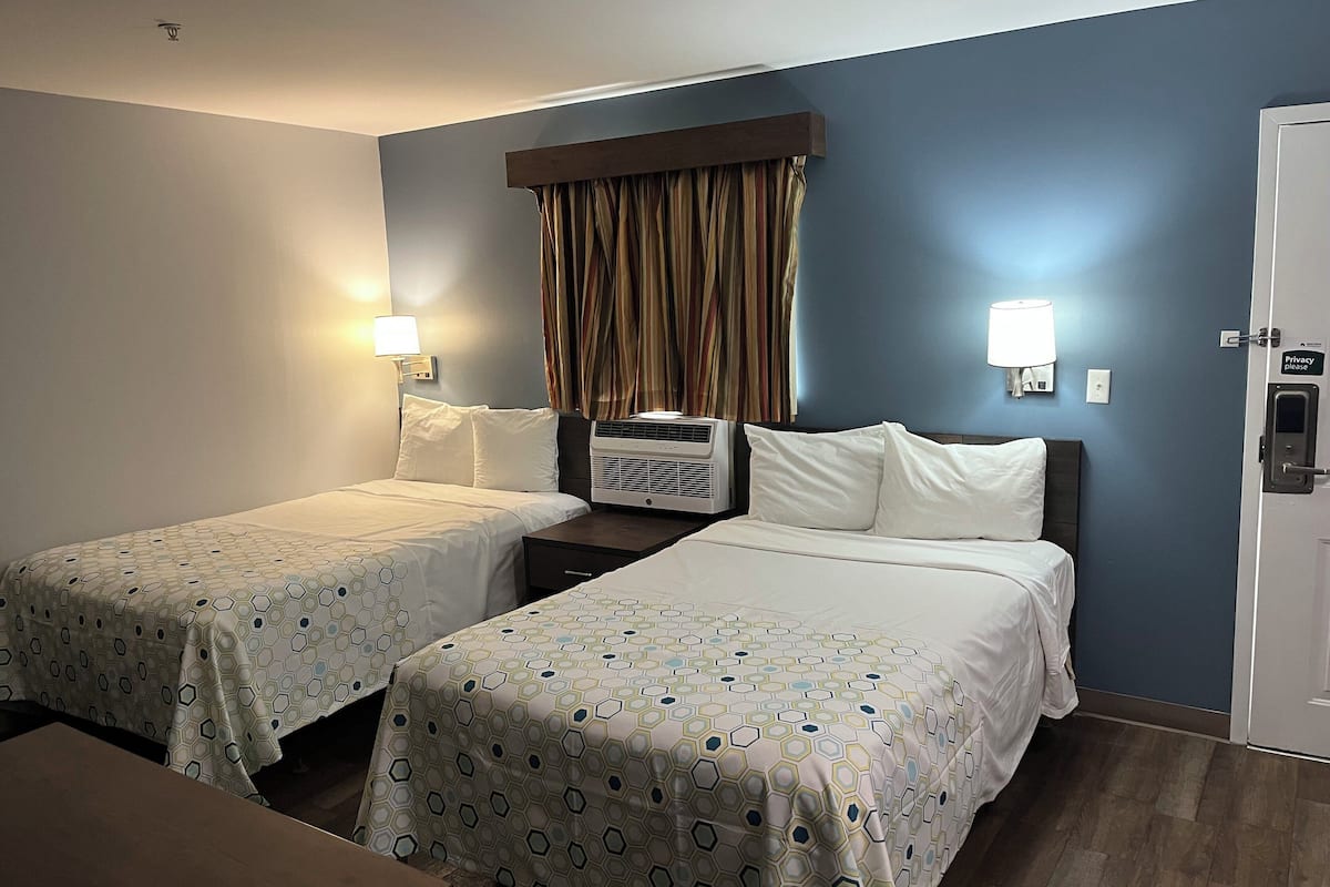 1 bedroom, iron/ironing board, free cots/infant beds, rollaway beds