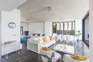 Villa, 5 soverom, privat basseng, hageutsikt | Oppholdsrom