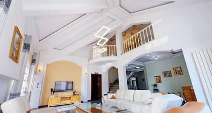 Penglai Tianhai Villa Hotel (Oulebao)