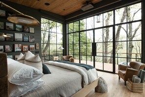 1 bedroom, desk, free WiFi, bed sheets - Hide Inn Seek | Bird Nest Treehouse (Highlands)