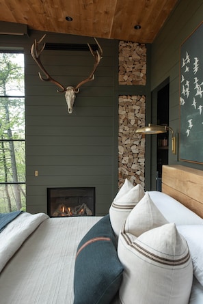 1 bedroom, desk, free WiFi, bed sheets - Hide Inn Seek | Bird Nest Treehouse (Highlands)