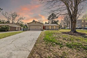 Property grounds - Quail Ridge: 3BR House (Charlotte)