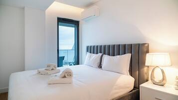 2 habitaciones, tabla de planchar con plancha, wifi y ropa de cama