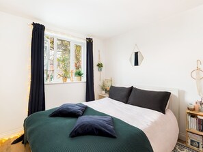 1 soverom, strykejern/-brett, wi-fi (inkludert) og sengetøy